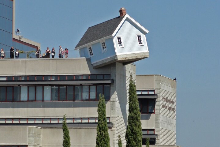 Private Secret La Jolla Art, Viewpoints and Architecture Tour - Photo 1 of 10